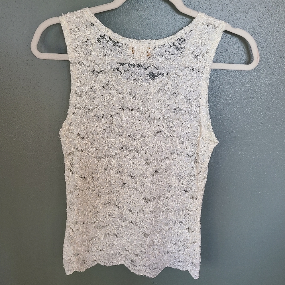Gold Label Victoria's Secret Sheer Floral Top in Cream, Size Large - Picture 4 of 4